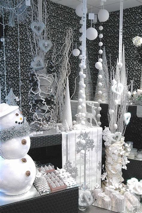 20+ Winter Wonderland Christmas Decorations Ideas - HMDCRTN