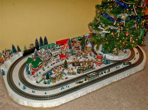 christmas trains for around the tree | Chinook Hobby Talk | Christmas ...