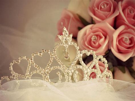 Princess Crown Wallpaper - WallpaperSafari