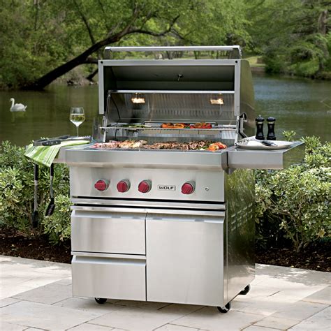 Wolf Outdoor Grill, luxury freestanding gas BBQ with cart