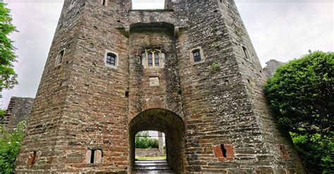 Ghosts of Berry Pomeroy Castle and why they are upset with those ...