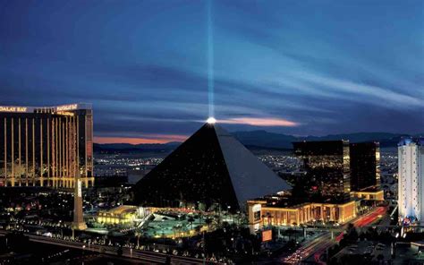 Black Pyramid Las Vegas : Luxor Las Vegas Wikipedia, I will share this ...