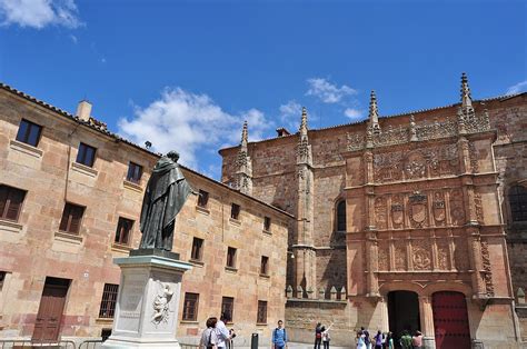 Salamanca University - Nomads Travel Guide