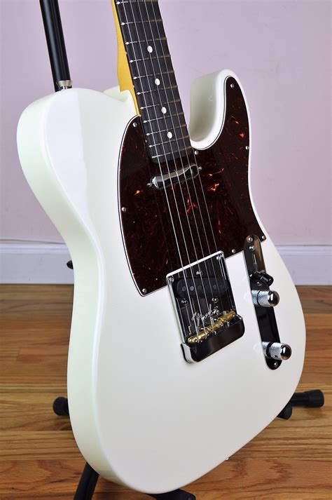 Fender American Professional II Telecaster 2021 Olympic White - Gilded ...