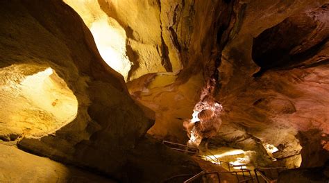 Cave of the Winds Tours - Book Now | Expedia