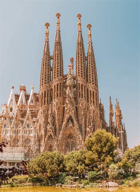 6 Must See Buildings By Gaudi In Barcelona (8) | Barcelona spain travel ...