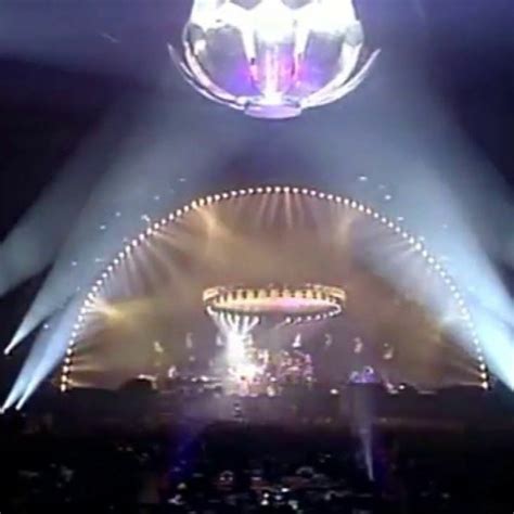 Stream Pink Floyd-Comfortably Numb-1994 Pulse Concert (2. solo ...