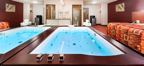 Executive Whirlpool Studio at Grand Marquis Hotel in Wisconsin Dells, WI