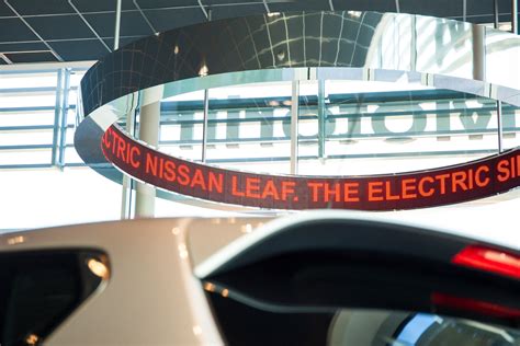 New Nissan showroom design puts car buyers at the core | Manufacturer