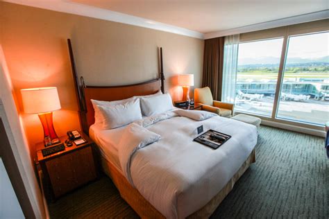 The Fairmont Vancouver Airport Hotel Will Make You Love Layovers - LXRY ...