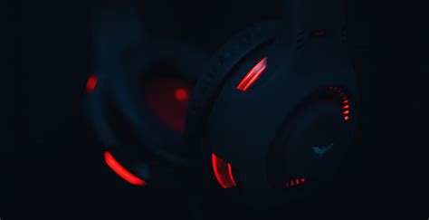 HD wallpaper: headphones, red, black, dark, gaming, setup, minimal ...