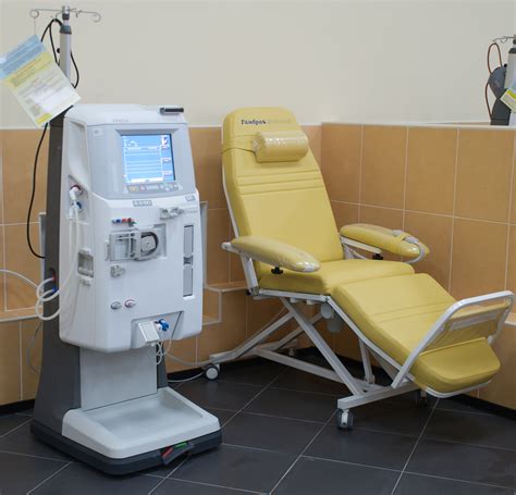 File:Hemodialysis machine INNOVA.jpg - Wikimedia Commons