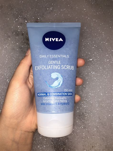 NIVEA Gentle Exfoliating Face Scrub, 150ml | Exfoliate face, Body ...