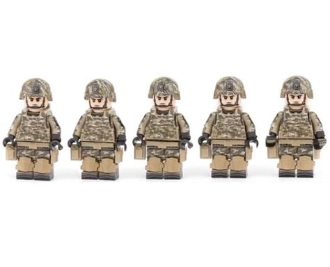 U.S. Marines - Woodland Camo (5 Figures)