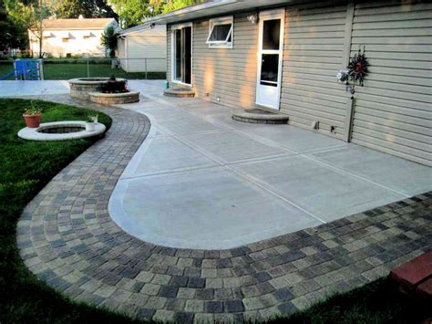 How to Pour a Concrete Slab: 12 DIY Concrete Patio Guide)