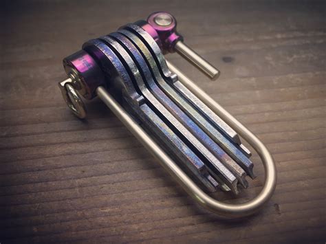 U-Bike / Quick bike lock - Titanium Keychain / Anodized Pink 70V