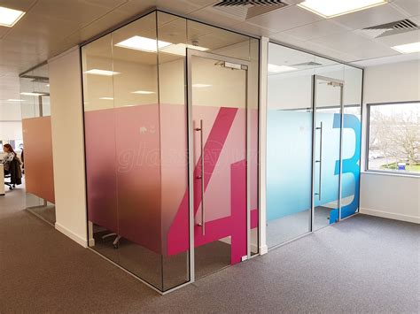 Twogether Creative Ltd (Marlow, Buckinghamshire): Large Glass Office ...