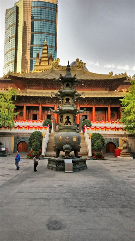 Day 61 – Jing’an Temple | Raising 7 Kids