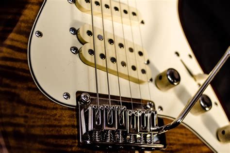 How to select guitar pickups and the key differences between them ...