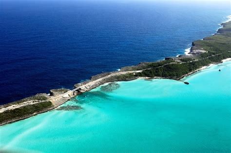 700 Islands » Glass Window Bridge