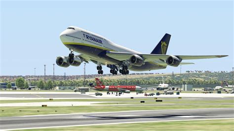 Any good Ryanair livery for the default 747-400? - Repaint-Requests - X ...