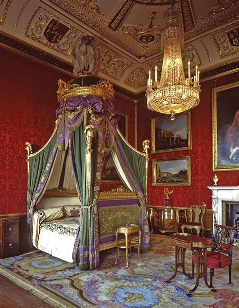 Buckingham Palace, The official London Residence With More Then 775 ...