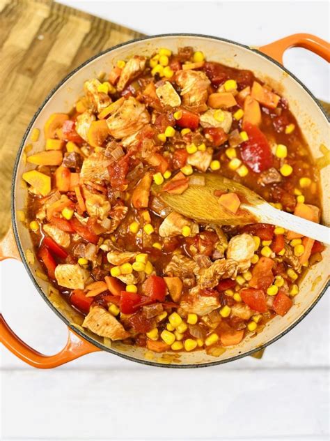 Mexican Chicken Stew Recipe - Daisies & Pie