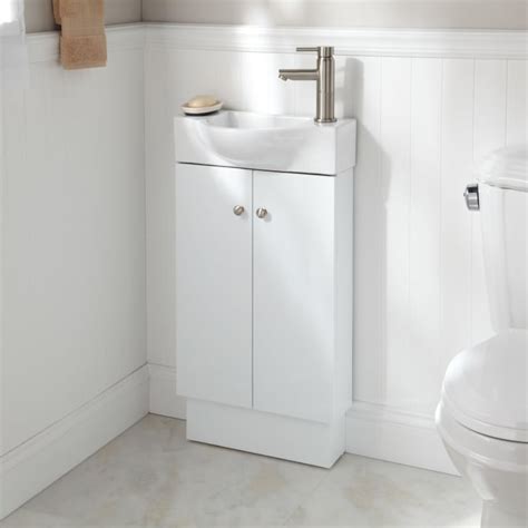 Small Bathroom Vanities and Sinks for Tiny Spaces | Apartment Therapy