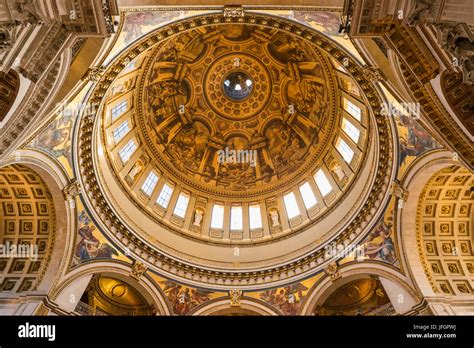 Interior st pauls cathedral london hi-res stock photography and images ...