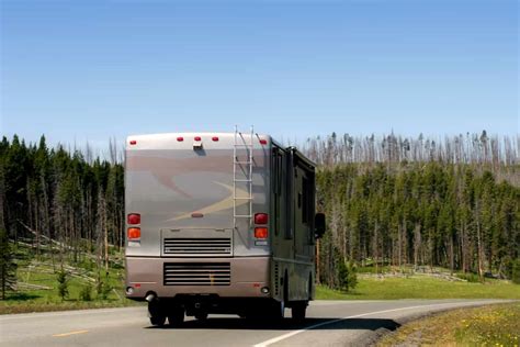 Experience Yellowstone: the Complete Guide to Yellowstone RV Camping ...