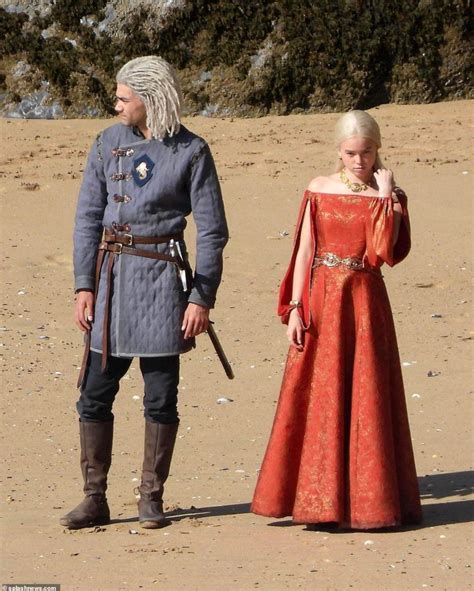 (Spoilers Production) First on-set look at young Rhaenyra and Laenor ...