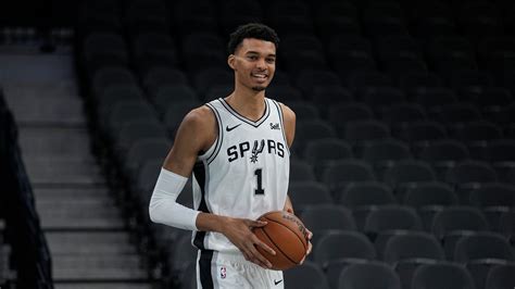 Victor Wembanyama makes Spurs debut at Las Vegas Summer League | kens5.com