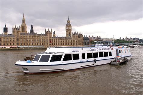 London Travel Portal: Thames River Boat Cruise