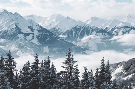 Snowy Mountain Images - Free Download on Freepik