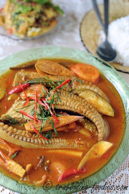 Ikan Pari Asam Pedas – Sour and Spicy Stingray | travellingfoodies