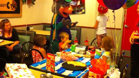 Chuck E Cheese Birthday Party - YouTube