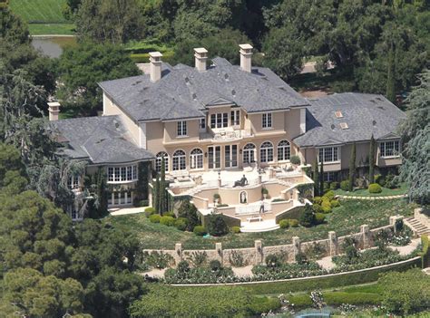 Oprah Winfrey House: Photos of Her Many Mansions