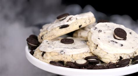 New cookie franchise, Crumbl, to open this week with free cookies ...