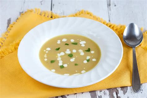 Celery soup - ohmydish.com