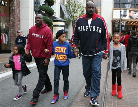 Shaquille O'Neal Picture 28 - Shaquille O'Neal and His Family Visit Santa