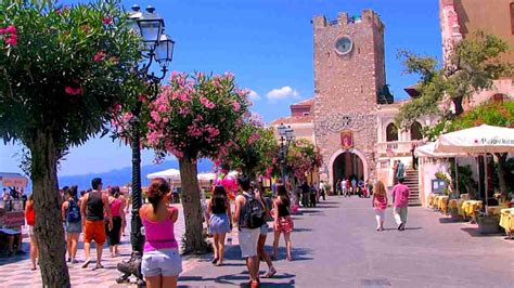 What to do in Taormina, beaches, day trips and more - Robe trotting