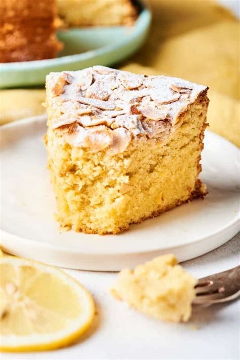 Almond Flour Cake Recipe {4 Ingredients} - The Big Man's World ...