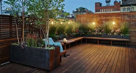 15 Dazzling Hardwood Deck Design Ideas for Gardeners