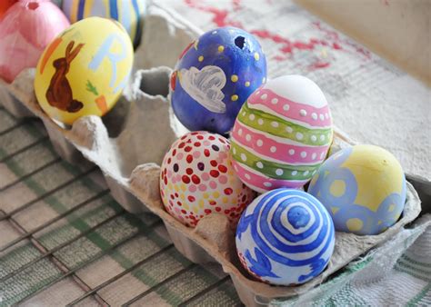 reub-envision: Easter Egg Painting: fun & easy project