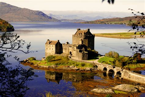 Eileen Donan Castle, Scottland | Historic attractions, Scotland castles ...