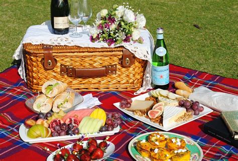 10 Beautiful Picnic Food Ideas For Couples 2024