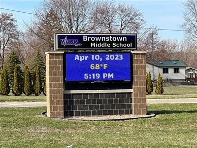 Brownstown Middle School - Brownstown, MI - Time and Temperature Signs ...