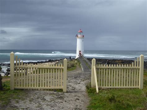 Port Fairy Lighthouse – Griffiths Island – Vintage Victoria