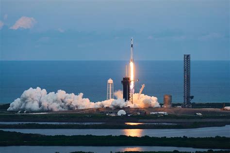 Japanese Lunar Lander Touches Down and Axiom Space Launches Third ...