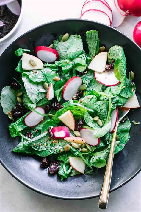 Radish Greens Salad ⋆ Use Radish Leaves in a Simple Salad! 🥗